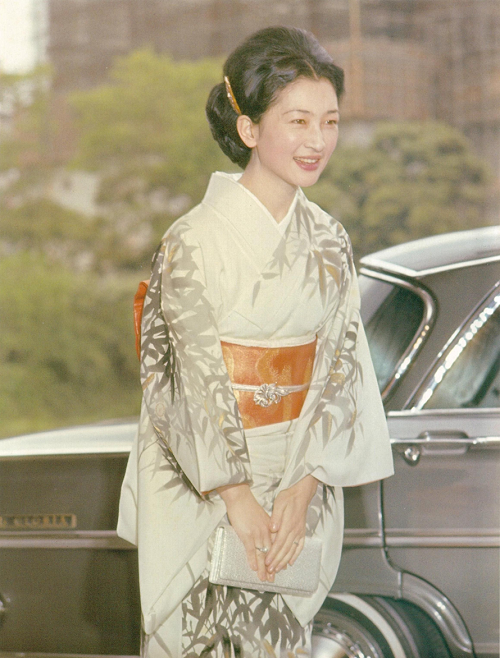 Câu chuyện về mối tình của Hoàng hậu đầu tiên trong lịch sử Nhật Bản có xuất thân thường dân