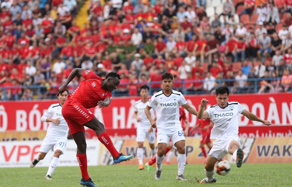 Hoang Anh Gia Lai Lai Thua Tren San Lach Tray