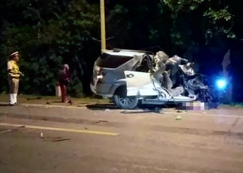 Oto 7 Cho Doi Dau Xe Tai Trong Dem 3 Nguoi Chet Tai Cho