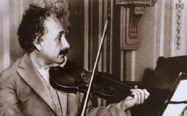 Thiên tài Albert Einstein với cái nhìn của ông về sự gặp nhau giữa khoa học và tâm linh